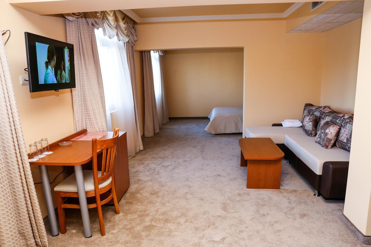 Hotel Bulgaria Kurdzhali Exterior photo
